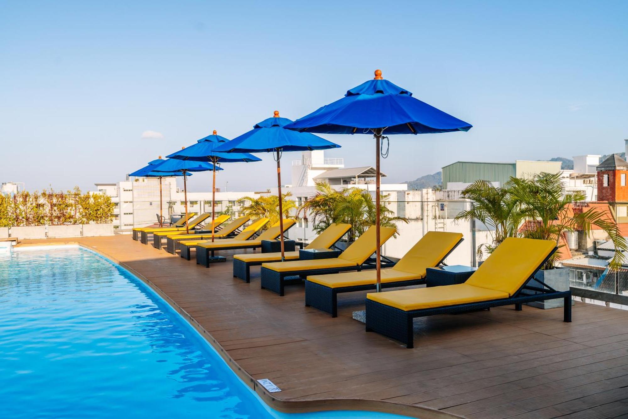 Days Inn By Wyndham Patong Beach Exterior foto