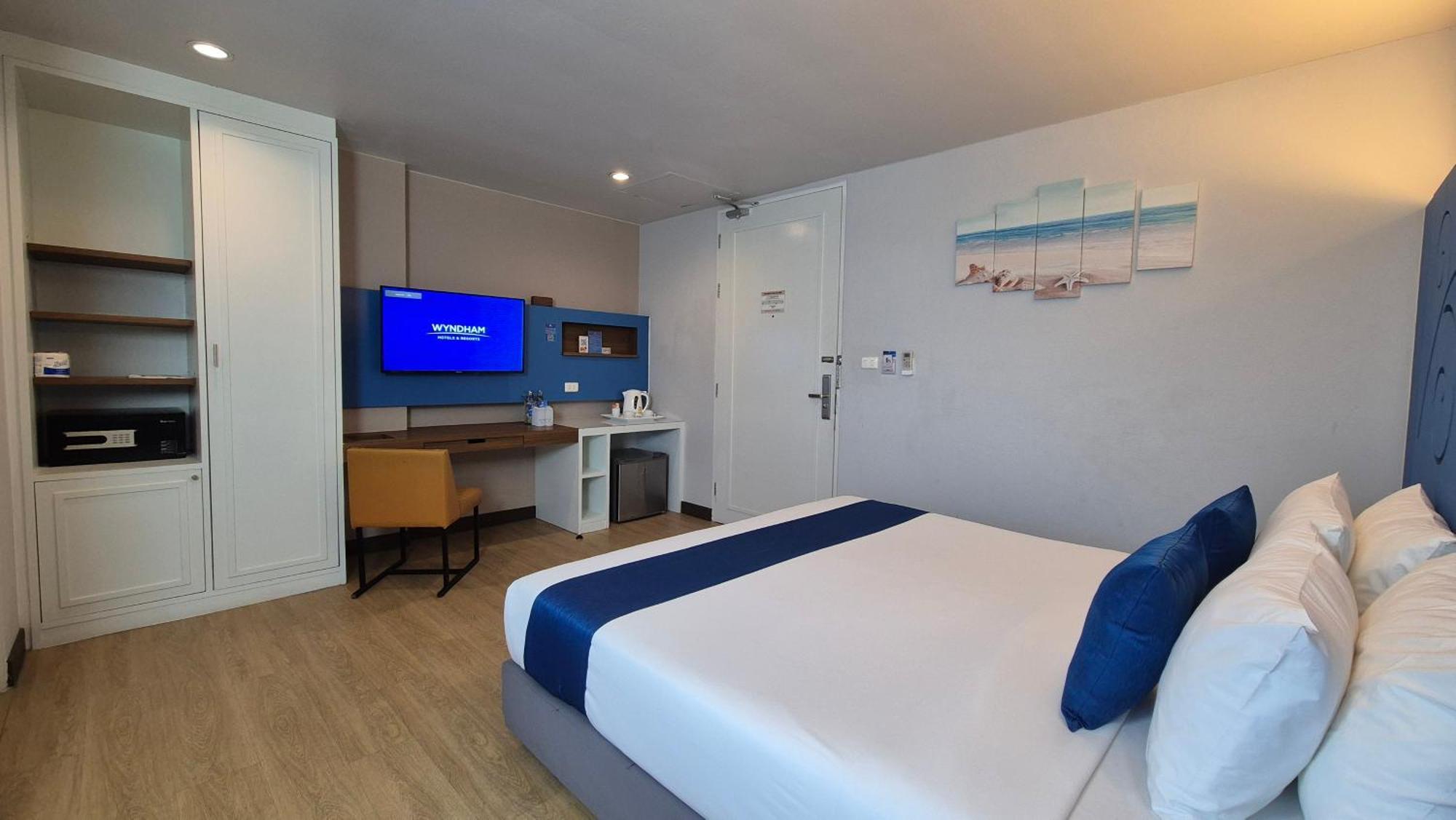 Days Inn By Wyndham Patong Beach Exterior foto