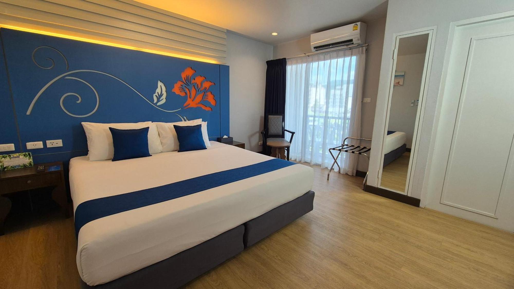 Days Inn By Wyndham Patong Beach Exterior foto