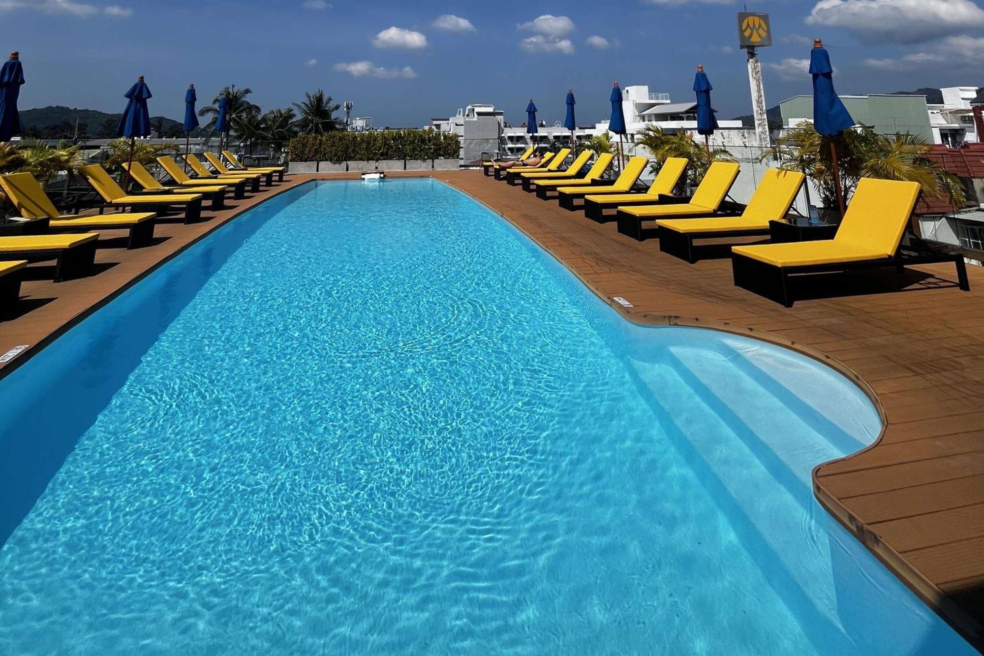 Days Inn By Wyndham Patong Beach Exterior foto