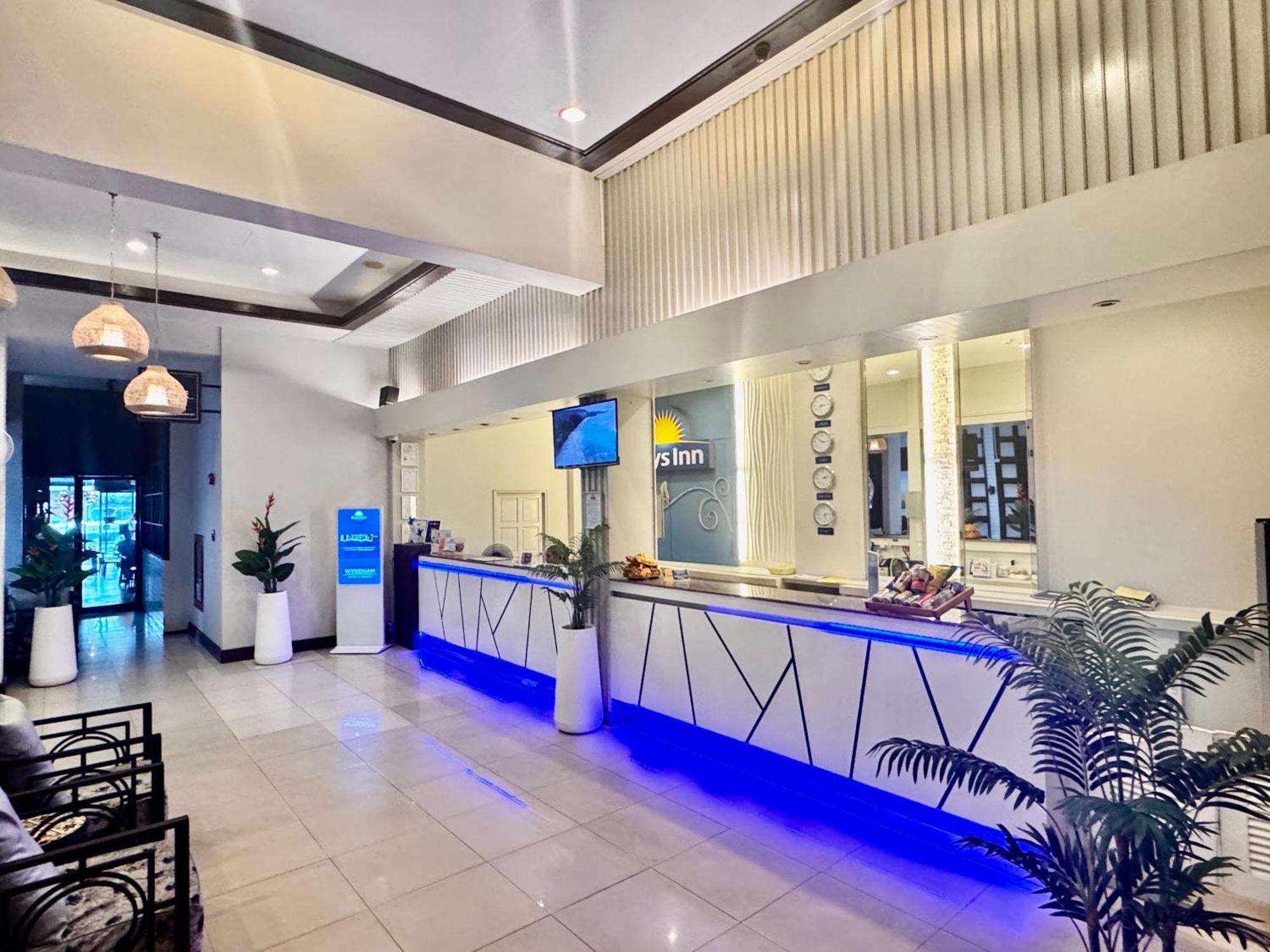 Days Inn By Wyndham Patong Beach Exterior foto